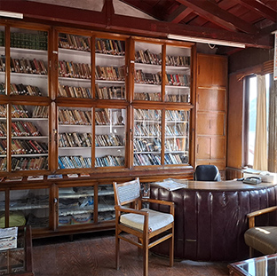 Boathouseclub_Library